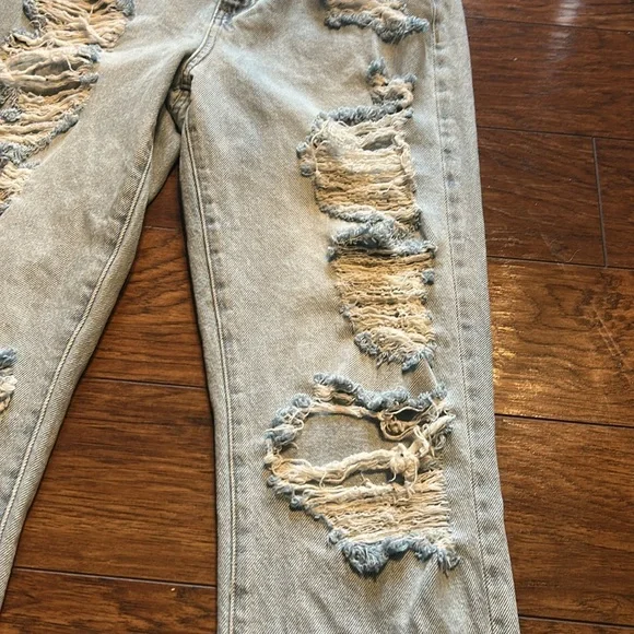 PacSun Trendy Light Blue distressed Mom Jeans size 28 - Picture 4 of 11